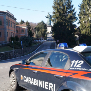 Arona, rubano una borsa in un ristorante fingendosi clienti