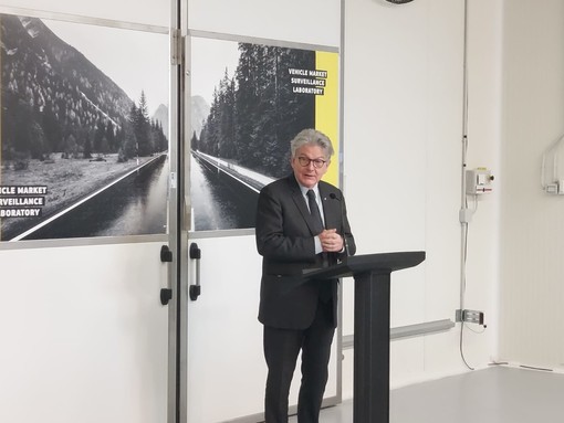Il Commissario Breton visita l’Italia e la Slovenia per discutere di difesa e sostegno al settore industriale Il Commissario Breton visita l’Italia e la Slovenia per discutere di difesa e sostegno al settore industriale