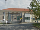 Novara, detenuto straniero prima lancia candeggina contro agente poi minaccia e si scaglia contro un poliziotto