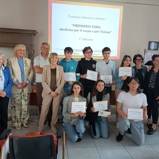 Premiati gli studenti vincitori del concorso &quot;Prendersi cura&quot; di Asl e Soroptimist