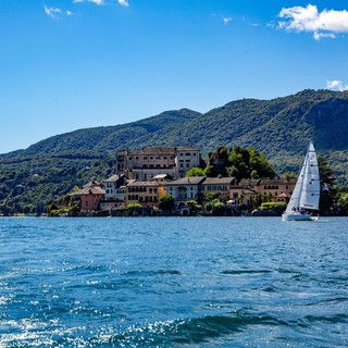 Vela Viva 15 approda sul Lago Maggiore: una giornata di sport, natura e passione per la vela Vela Viva 15 approda sul Lago Maggiore: una giornata di sport, natura e passione per la vela