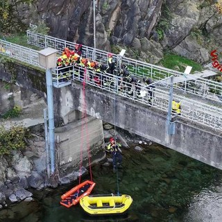 Una immagine dell'esercitazione dei Vigili del fuoco Una immagine dell'esercitazione dei Vigili del fuoco