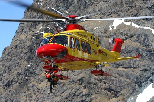 Dal Nord Ovest – Alpinista colpito da scarica di sassi sul Monviso, è grave