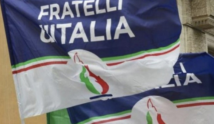 Fratelli d’Italia Novara in piazza contro le aggressioni alle forze dell’ordine Fratelli d’Italia Novara in piazza contro le aggressioni alle forze dell’ordine