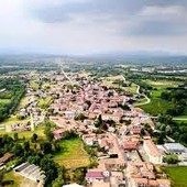 Vandali sul Lungo Agogna, l’opposizione chiede più sicurezza. Il Comune ridimensiona