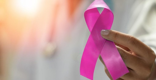 Ottobre Rosa, Novara si illumina con Lilt: prevenzione e solidarietà contro il tumore al seno