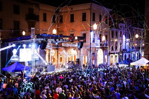 Festa dell’Uva, il gran finale tra premiazioni e tributo ai Coldplay Festa dell’Uva, il gran finale tra premiazioni e tributo ai Coldplay