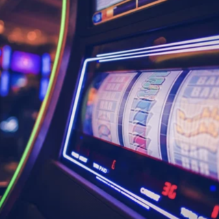 Gioco d’azzardo, Piemonte sotto accusa: “Norme inefficaci, si riapra il confronto sulla legge regionale”