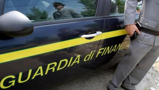 Guardia di finanza, una nuova tessera di riconoscimento più sicura e tecnologica Guardia di finanza, una nuova tessera di riconoscimento più sicura e tecnologica