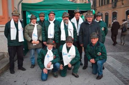 Celebrata la giornata del Gruppo Alpini di Borgomanero Celebrata la giornata del Gruppo Alpini di Borgomanero