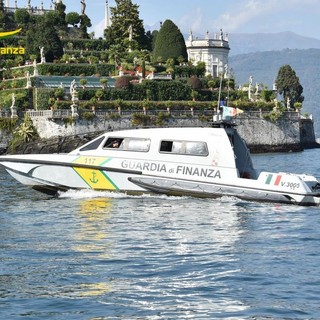 Una motovedetta della Guardia di Finanza sul Lago d’Orta per l’estate 2025