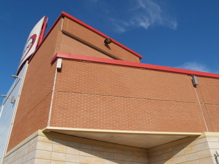 Paramano_matrice_Bennet Vercelli, I Pannelli di Tamponamento prefabbricati, estetica, funzionalità ed innovazione