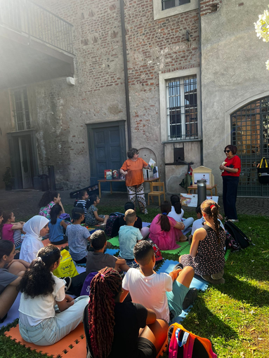 “Intrecci di Storie – Voce alla Comunità”: al Castello di Galliate si celebrano i vent’anni dello Spazio Giovani