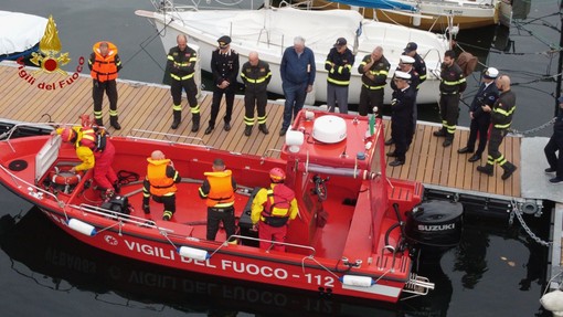 Arona, inaugurata l'imbarcazione "Breeze" dei vigili del fuoco Arona, inaugurata l'imbarcazione "Breeze" dei vigili del fuoco