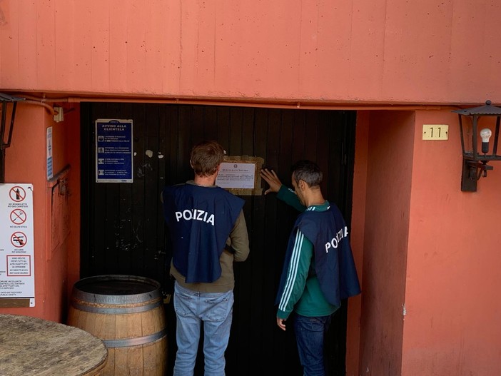 Chiuso per 10 giorni un bar di Novara in Largo Pastore per ordine del Questore Chiuso per 10 giorni un bar di Novara in Largo Pastore per ordine del Questore
