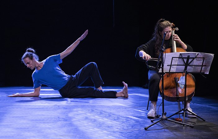 Musica e danza ad Arona: in scena lo spettacolo della Compagnie Les 3 Plumes sulle note di Bach Musica e danza ad Arona: in scena lo spettacolo della Compagnie Les 3 Plumes sulle note di Bach