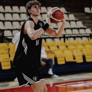 La Virtus Bologna svela il roster per la nuova stagione: c'è anche il borgomanerese Francesco Ferrari