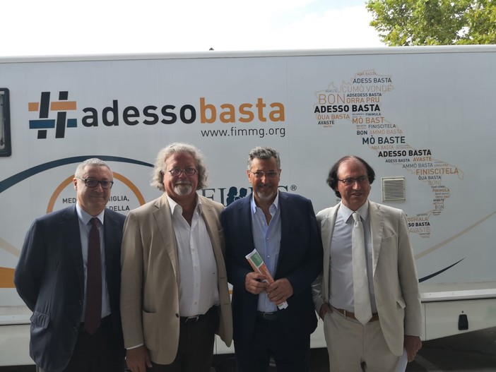 L'Assessore Icardi a Santo Stefano Belbo al tour organizzato dalla Fimmg: "Fondamentali per il sistema sanitario, massima attenzione alle loro problematiche" L'Assessore Icardi a Santo Stefano Belbo al tour organizzato dalla Fimmg: "Fondamentali per il sistema sanitario, massima attenzione alle loro problematiche"