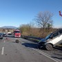 Frontale tra due auto a Paruzzaro: i due conducenti trasportati in ospedale