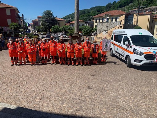 Inaugurato a Nebbiuno il nuovo mezzo dei Volontari Ambulanza del Vergante