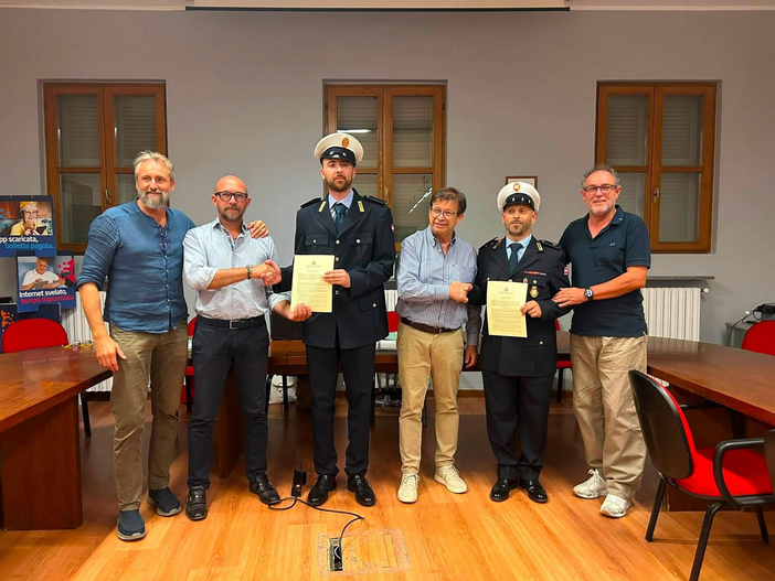 Carpignano Sesia, sventato il furto di 300 quintali di riso: encomio del sindaco agli agenti della Polizia locale Carpignano Sesia, sventato il furto di 300 quintali di riso: encomio del sindaco agli agenti della Polizia locale