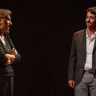 Notti di Cabiria, al Teatro Don Bosco va in scena “Lei”: il viaggio nella memoria rimossa e il dramma del consenso Notti di Cabiria, al Teatro Don Bosco va in scena “Lei”: il viaggio nella memoria rimossa e il dramma del consenso