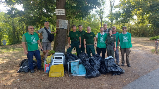 Guardiaparco e volontari insieme per la pulizia del Parco del Ticino a Oleggio Guardiaparco e volontari insieme per la pulizia del Parco del Ticino a Oleggio