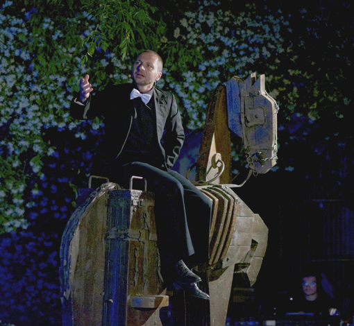 Il mito di Ribot rivive a Villa Cucchetta: a Dormelletto in scena "Ribot il Magnifico" con l'Accademia dei Folli Il mito di Ribot rivive a Villa Cucchetta: a Dormelletto in scena "Ribot il Magnifico" con l'Accademia dei Folli