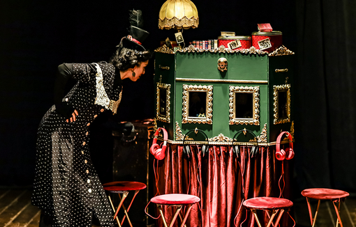 Un micro-teatro per quattro spettatori: arriva “Brigitte et le petit bal perdu” di Nadia Addis Un micro-teatro per quattro spettatori: arriva “Brigitte et le petit bal perdu” di Nadia Addis