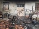 Va a fuoco una tettoia a Gattico: distrutta una microcar e ingenti danni alla struttura