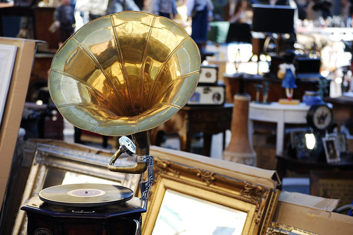 Romentino, in arrivo il mercatino di hobbistica e antiquariato