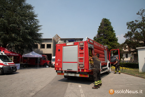 Incendi tra Valsesia e Vco, in campo anche 17 vigili del fuoco di Novara Incendi tra Valsesia e Vco, in campo anche 17 vigili del fuoco di Novara