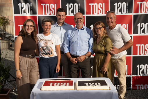Carpignano Sesia celebra un traguardo storico: grande festa per i 120 anni di Mobili Tosi