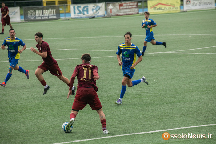 La lotta sul  fondo coinvolge sette squadre,  tra cui la Union  Novara