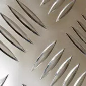 Il primato della siderurgia italiana tra innovazione tecnologica e sicurezza nelle infrastrutture moderne