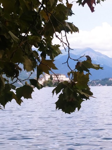 Orta San Giulio, Poetry on the Lake oggi porta i poeti tra i boschi e le cappelle del Sacro Monte Orta San Giulio, Poetry on the Lake oggi porta i poeti tra i boschi e le cappelle del Sacro Monte