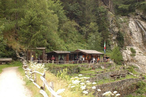 “La via dell'oro” nuovo progetto di percorso trekking che unisce Novara con Macugnaga “La via dell'oro” nuovo progetto di percorso trekking che unisce Novara con Macugnaga