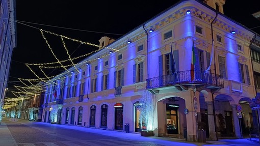 Borgomanero, Palazzo Tornielli si illumina di blu per dire no alla pena di morte