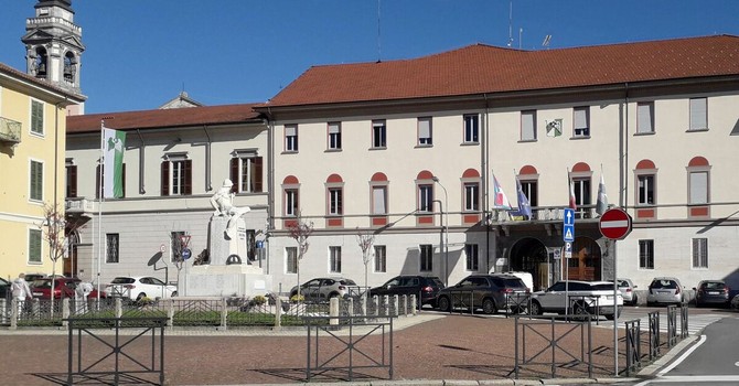 Vertice ad Arona sui disservizi ferroviari del territorio Vertice ad Arona sui disservizi ferroviari del territorio