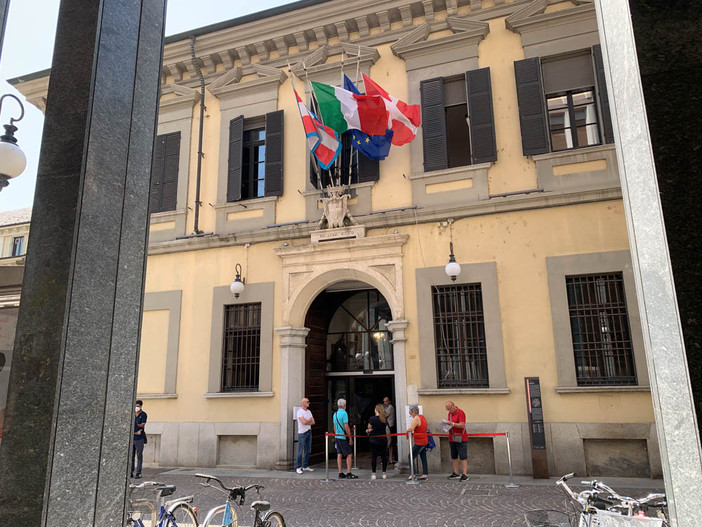 Novara cerca un partner per “Estate Insieme”: 40mila euro per attività dedicate agli anziani Novara cerca un partner per “Estate Insieme”: 40mila euro per attività dedicate agli anziani