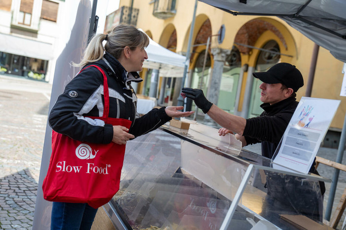 Il "Mercato della terra" di Slow Food torna a Romagnano Sesia Il "Mercato della terra" di Slow Food torna a Romagnano Sesia