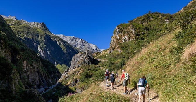 Quindici nuove Guide Alpine diventano istruttori nazionali: completato il corso del Collegio delle Guide Alpine Italiane