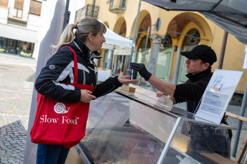 Il "Mercato della terra" di Slow Food torna a Romagnano Sesia Il "Mercato della terra" di Slow Food torna a Romagnano Sesia