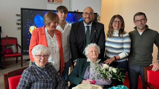 Novara festeggia i 103 anni di “nonna Gigia”: una vita di sorrisi e ottimismo alla Pia Casa Divina Provvidenza