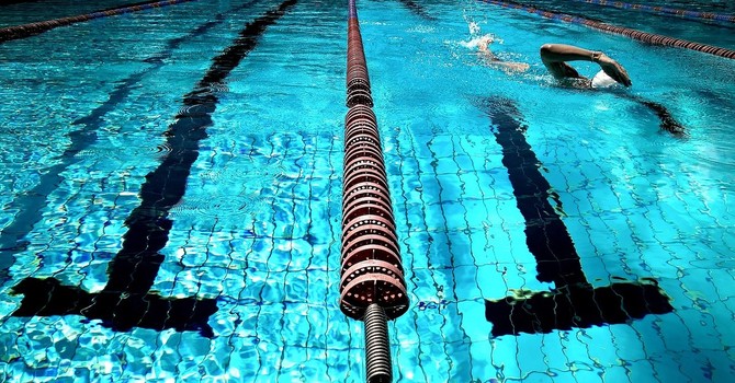 Piscine a rischio per il caro bollette, arrivano i primi aiuti