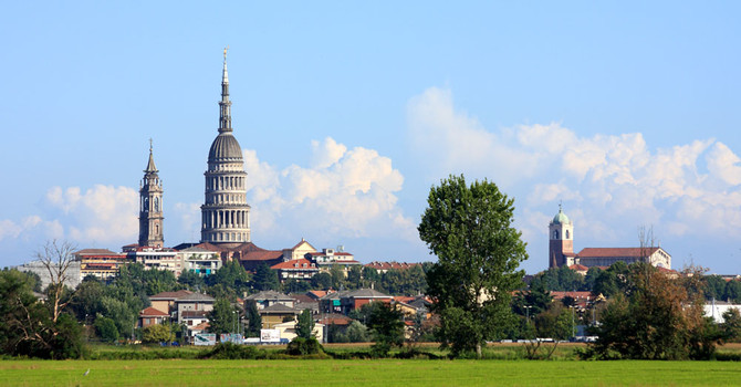 Novara verso una città più verde: dalla Regione oltre 2 milioni per nuovi filari, siepi e aree permeabili Novara verso una città più verde: dalla Regione oltre 2 milioni per nuovi filari, siepi e aree permeabili
