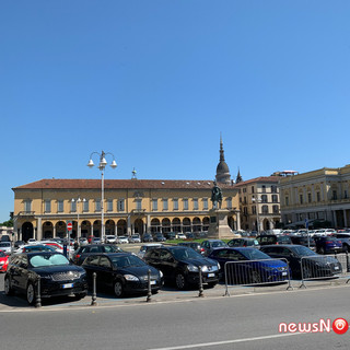 Raduno di auto d'epoca a Novara