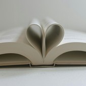 New Romance 2025: perché questo genere è diventato il fenomeno più amato dai lettori di oggi