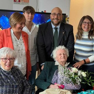 Novara festeggia i 103 anni di “nonna Gigia”: una vita di sorrisi e ottimismo alla Pia Casa Divina Provvidenza
