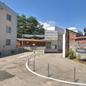 Urla e minacce mentre è in attesa: ancora caos al pronto soccorso di Borgomanero